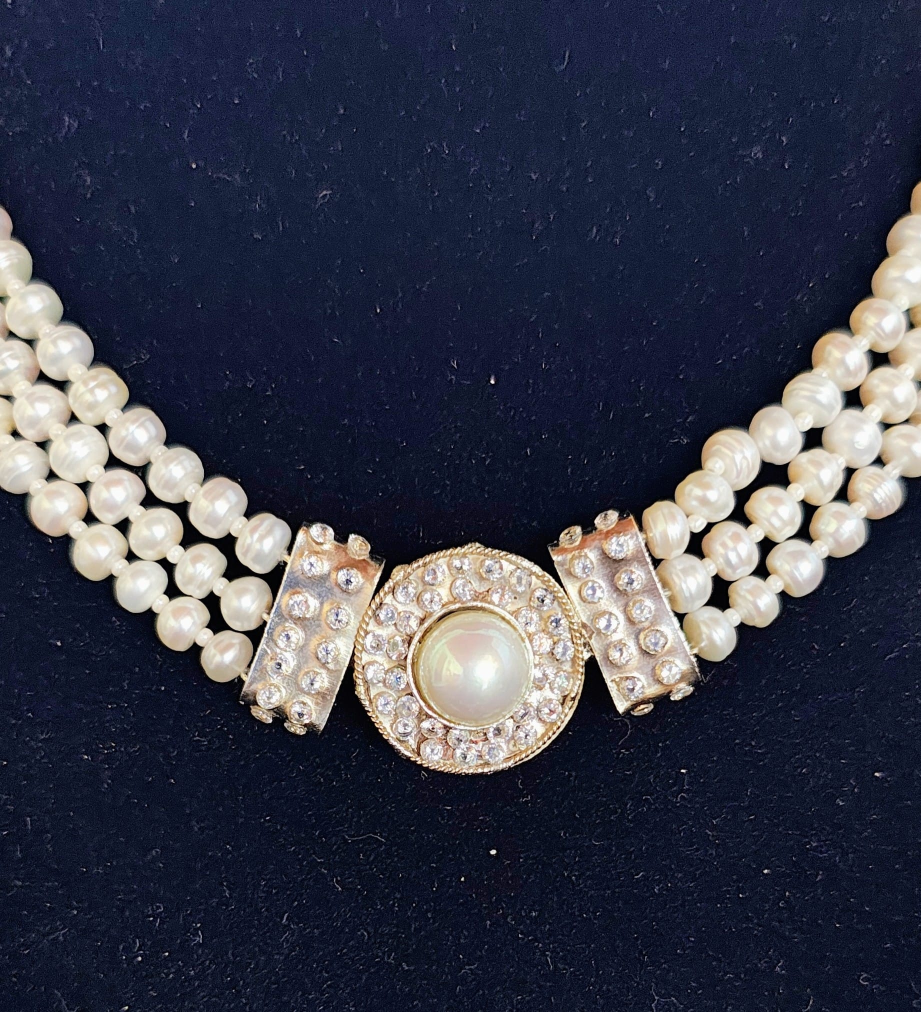 freshwater (mother of pearl) white necklace freshwater (mother of pearl) white necklace